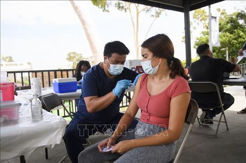 FDA Mỹ cấp phép sử dụng vaccine của Pfizer, Moderna làm liều tăng cường