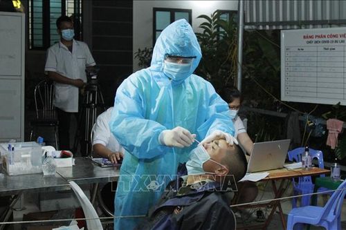 Hỗ trợ lực lượng tuyến đầu và người dân bị ảnh hưởng bởi dịch COVID-19