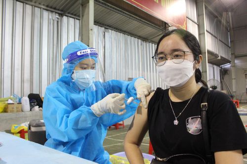 TP Hồ Chí Minh: Tiêm vaccine Vero Cell hoàn toàn tự nguyện, người dân đồng ý mới tiêm