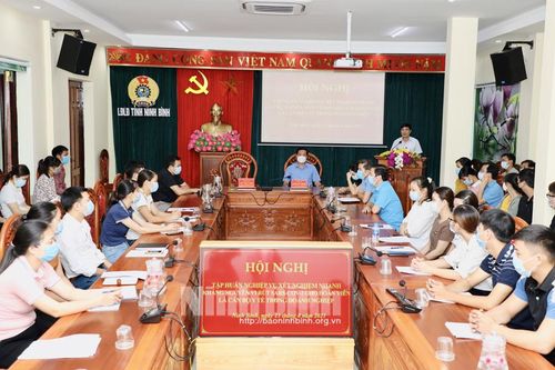 LĐLĐ tỉnh: Tập huấn nghiệp vụ xét nghiệm nhanh kháng nguyên vi rút SARS-COV-2 cho đoàn viên là cán bộ y tế trong doanh nghiệp
