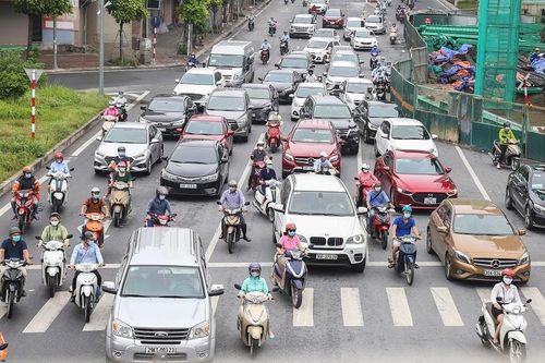 Công an Hà Nội cần kiểm tra ngẫu nhiên, tìm người ra đường không chính đáng