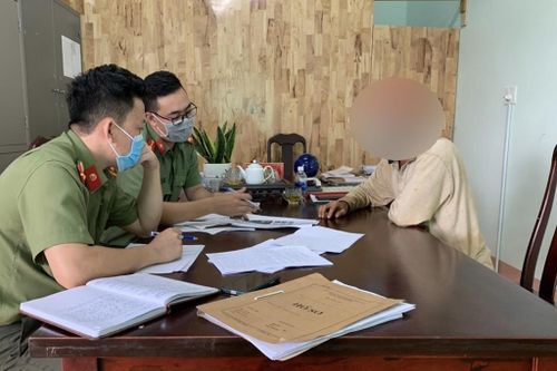 Bạn gái bị đưa đi cách ly, người đàn ông lên Facebook xúc phạm trưởng công an xã