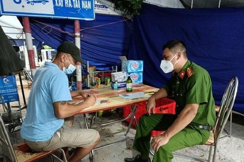 4 người dùng giấy xét nghiệm giả 'thông chốt' kiểm dịch vào Hải Dương