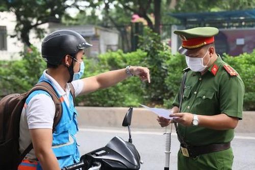 Số ca mắc ngoài cộng đồng không có dấu hiệu 'hạ nhiệt', 72 người ở Hà Nội vẫn không chịu đeo khẩu trang nơi công cộng