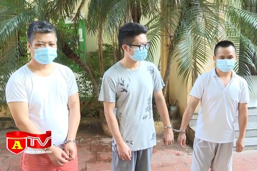 Bắt giữ nhóm đối tượng cưỡng đoạt gần 200 triệu đồng