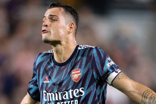 CĐV Arsenal bỏ về giữa trận