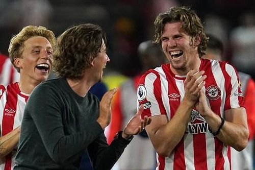 Pha tiểu xảo giúp Brentford hạ Arsenal