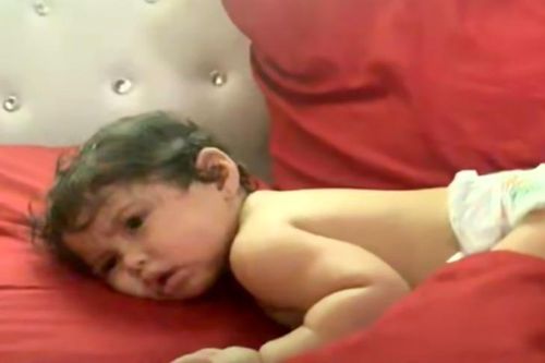 Bé gái mắc Covid-19 được đưa đi khám bằng trực thăng ở Mỹ