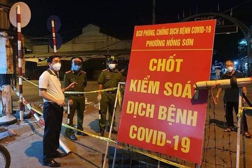 Nghệ An: Phong tỏa khẩn cấp, lấy mẫu xét nghiệm Covid-19 gần 600 tiểu thương chợ đầu mối TP Vinh