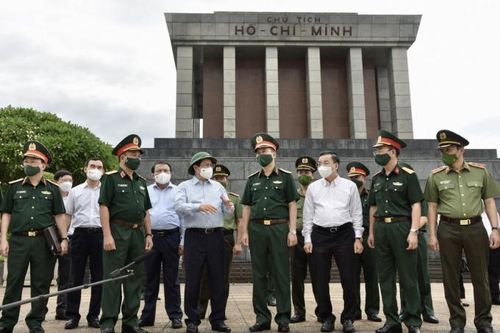 Thủ tướng Phạm Minh Chính làm việc với Ban Quản lý Lăng Chủ tịch Hồ Chí Minh