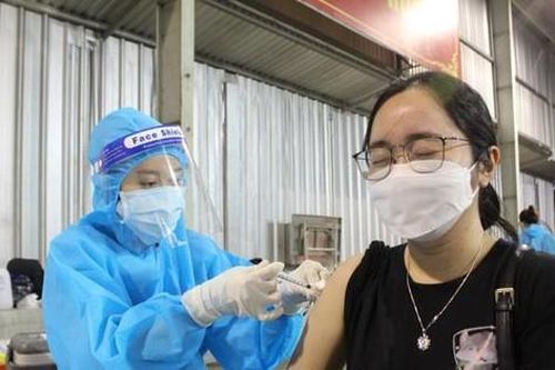 Ban Dân vận Trung ương kiến nghị nghiên cứu triển khai tiêm vắc xin dịch vụ