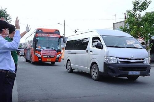 Cà Mau hỗ trợ đón người dân khó khăn ở vùng dịch về quê