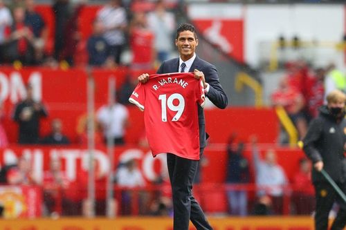 MU giới thiệu Raphael Varane trước giờ đấu Leeds khiến fan phấn khích
