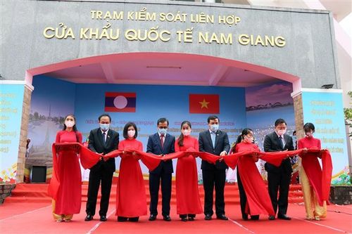 Khai trương cặp cửa khẩu quốc tế Nam Giang - Đắc Tà Oọc