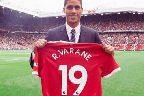 Man United chính thức công bố thương vụ Varane, hợp đồng 4 năm và khoác áo số 19