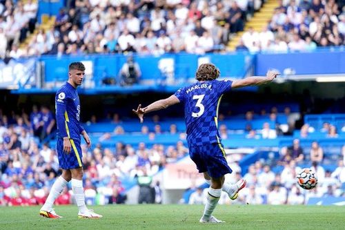 Chelsea 'làm gỏi' Crystal Palace với 2 siêu phẩm