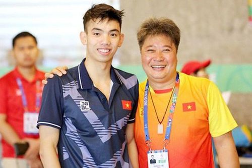 Kình ngư Huy Hoàng gửi lời tiễn biệt huấn luyện viên vừa qua đời trong khu cách ly