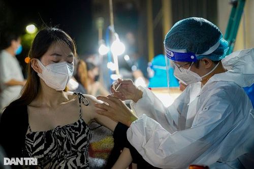 Ban Dân vận Trung ương đề xuất sớm tiêm vắc xin dịch vụ