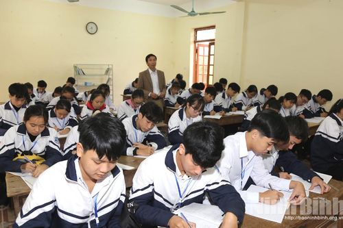 Học và làm theo Bác ở Trường THPT Bình Minh