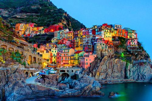 Những thị trấn rực rỡ sắc màu ở Italy