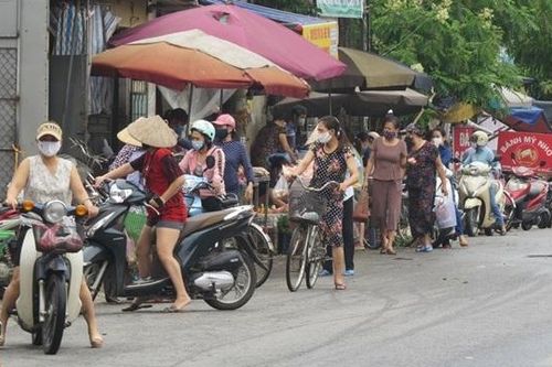 Chợ 'cóc', chợ tạm hoạt động: Nguy cơ bùng phát và lây lan dịch bệnh