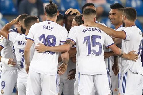 Alaves 1-4 Real Madrid: Benzema lập cú đúp, Real Madrid đại thắng trận ra quân