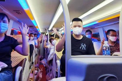 Nghệ An cử y, bác sĩ hỗ trợ Đồng Nai chống dịch Covid-19
