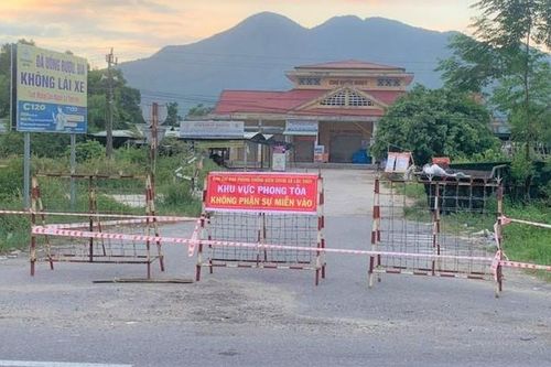 Tạm đình chỉ công tác một Chủ tịch xã ở Thừa Thiên Huế do lơ là chống dịch