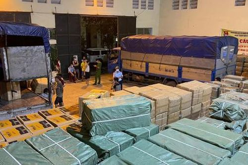 Thu giữ gần 50 tấn hàng nghi giả mạo nhãn hiệu do người đàn ông Trung Quốc làm chủ