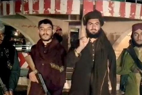 Xem Taliban đột nhập vào nhà tướng lĩnh hàng đầu của Afghanistan