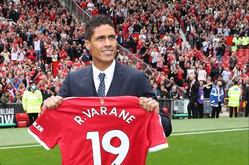 Trung vệ bị lãng quên ở MU khiến Varane tẽn tò
