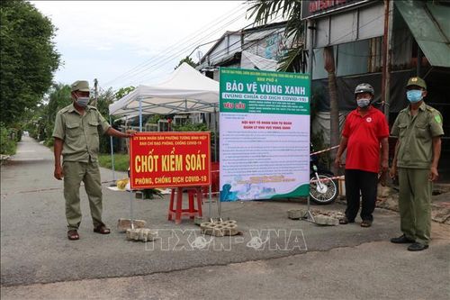 Gần 200 tu sĩ, linh mục xung phong vào 'điểm nóng' chống dịch ở Bình Dương