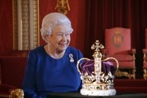 Bí ẩn tủ đồ Hoàng gia: 10 sự thật về vương miện của Nữ hoàng Elizabeth II