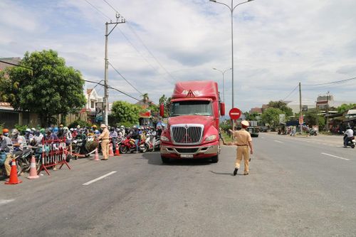 Quảng Nam tạm dừng đón bà con không có chỗ ở ổn định tại Đà Nẵng về quê