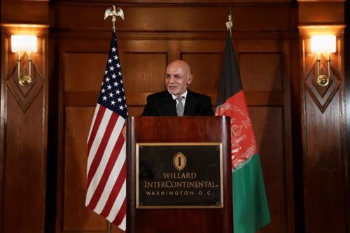 Tổng thống Afghanistan từ chức, rời khỏi đất nước
