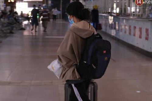 Thông báo sắp có lương giữa mùa dịch rồi làm 1 hành động, thầy giáo khiến tất cả sinh viên bật khóc