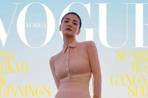 Song Hye Kyo khoe thân hình 'siêu mỏng' trên bìa VOGUE khiến fan xém chút không nhận ra