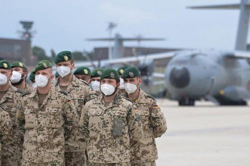 Đức tăng tốc sơ tán nhân viên ngoại giao và công dân khỏi Afghanistan