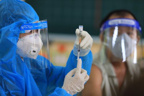 Tại sao 2,5 ngày, TP.HCM mới tiêm được 200.000 liều vaccine Vero Cell?