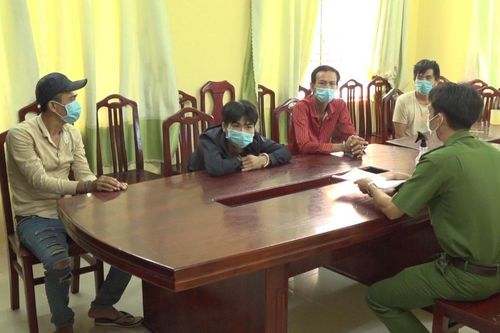 4 thanh niên trốn khỏi khu phong tỏa bị đề nghị phạt 30 triệu