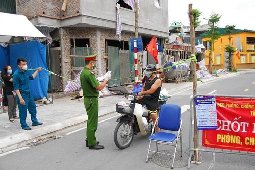 Chốt kiểm soát dịch Covid-19 tại các phường: 'Lá chắn' hữu hiệu ngăn ngừa dịch bệnh