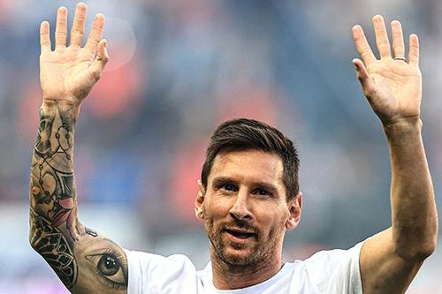 Leo Messi chào sân Parc des Princes: Hoàng tử thành Paris