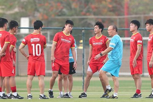 HLV Hoàng Anh Tuấn: 'Phải có khát vọng chinh phục tầm cao mới'