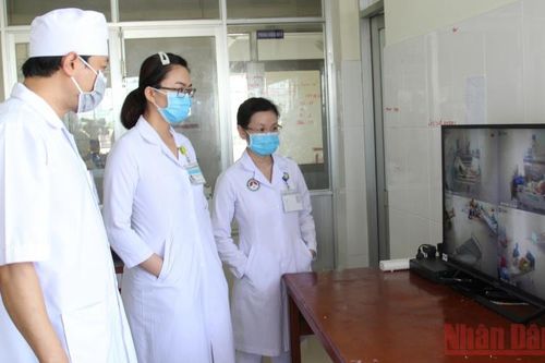 Tận tâm cứu chữa người bệnh Covid-19 ở Vĩnh Long