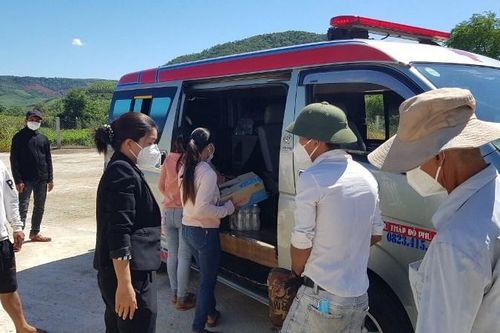 Phú Yên hỗ trợ đưa 13 công dân gặp khó khăn về Quảng Ngãi an toàn