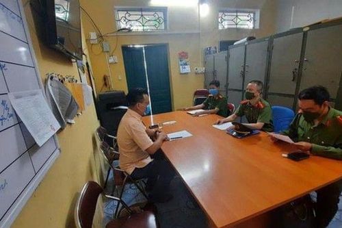 Không đeo khẩu trang, xúc phạm lực lượng trực chốt kiểm dịch