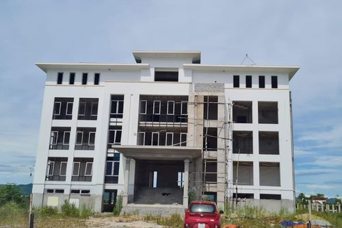 Hà Tĩnh: Chủ doanh nghiệp khốn đốn vì trụ sở 20 tỷ đồng xây mãi không xong