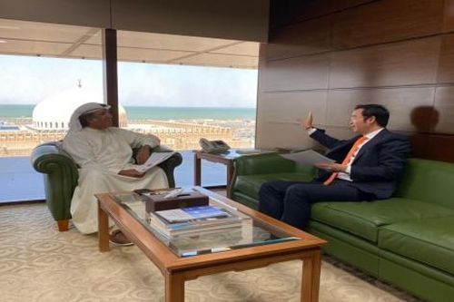 Đại sứ Ngô Toàn Thắng làm việc với chủ tịch Sàn giao dịch chứng khoán Boursa Kuwait