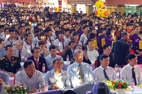 TP. HCM: Còn nhiều lo toan trước thềm năm học mới