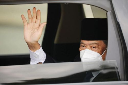 Thủ tướng Muhyiddin Yassin từ chức, Quốc vương Malaysia giữ ông làm thủ tướng lâm thời